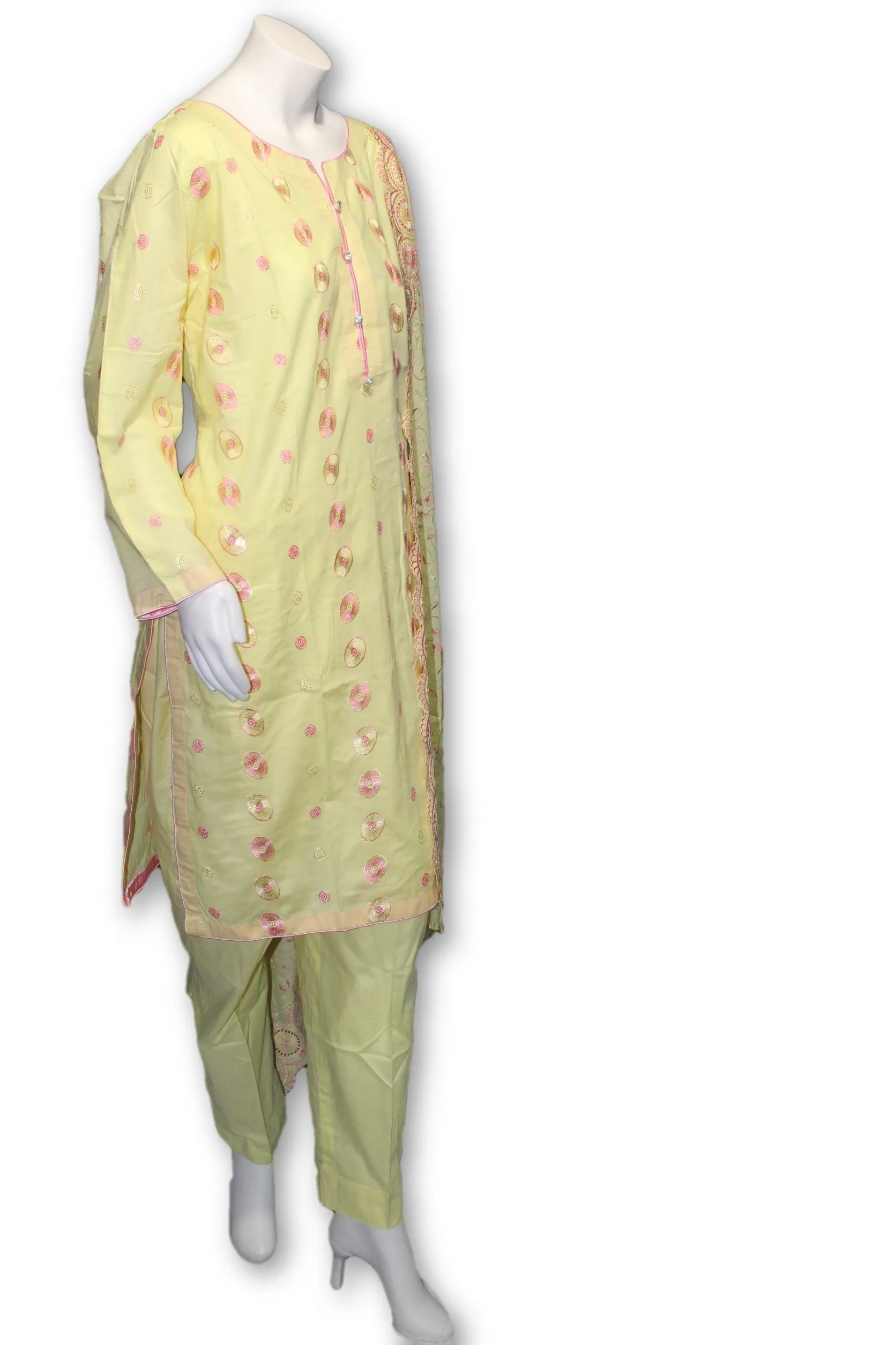 04 Pakistani Indian Fine Design Chicken Embroidered 3 Pcs Suit
