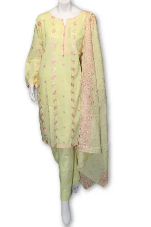 04 Pakistani Indian Fine Design Chicken Embroidered 3 Pcs Suit