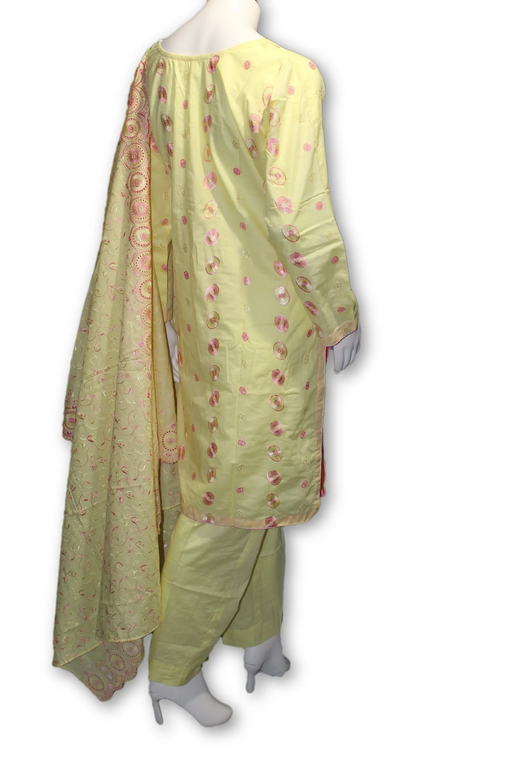 04 Pakistani Indian Fine Design Chicken Embroidered 3 Pcs Suit