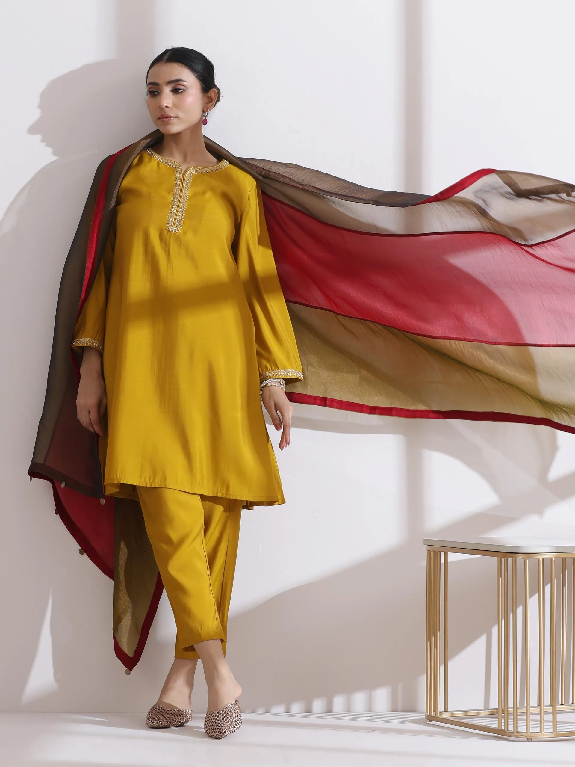 1 Pc Dupatta - Banarasi Tissue 3 Colour Dupatta