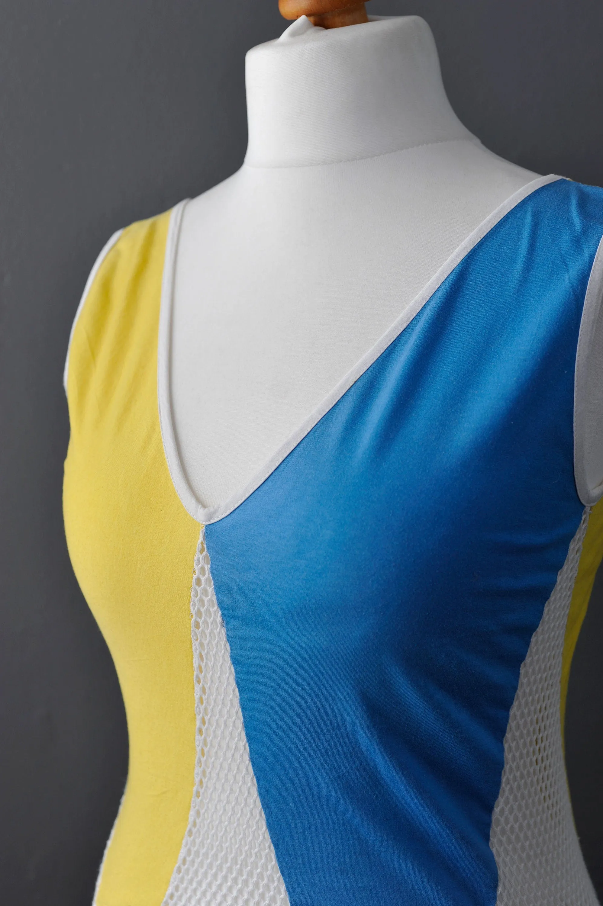 80s Fishnet Top, Summer Sleeveless Tank Vest, Size Medium
