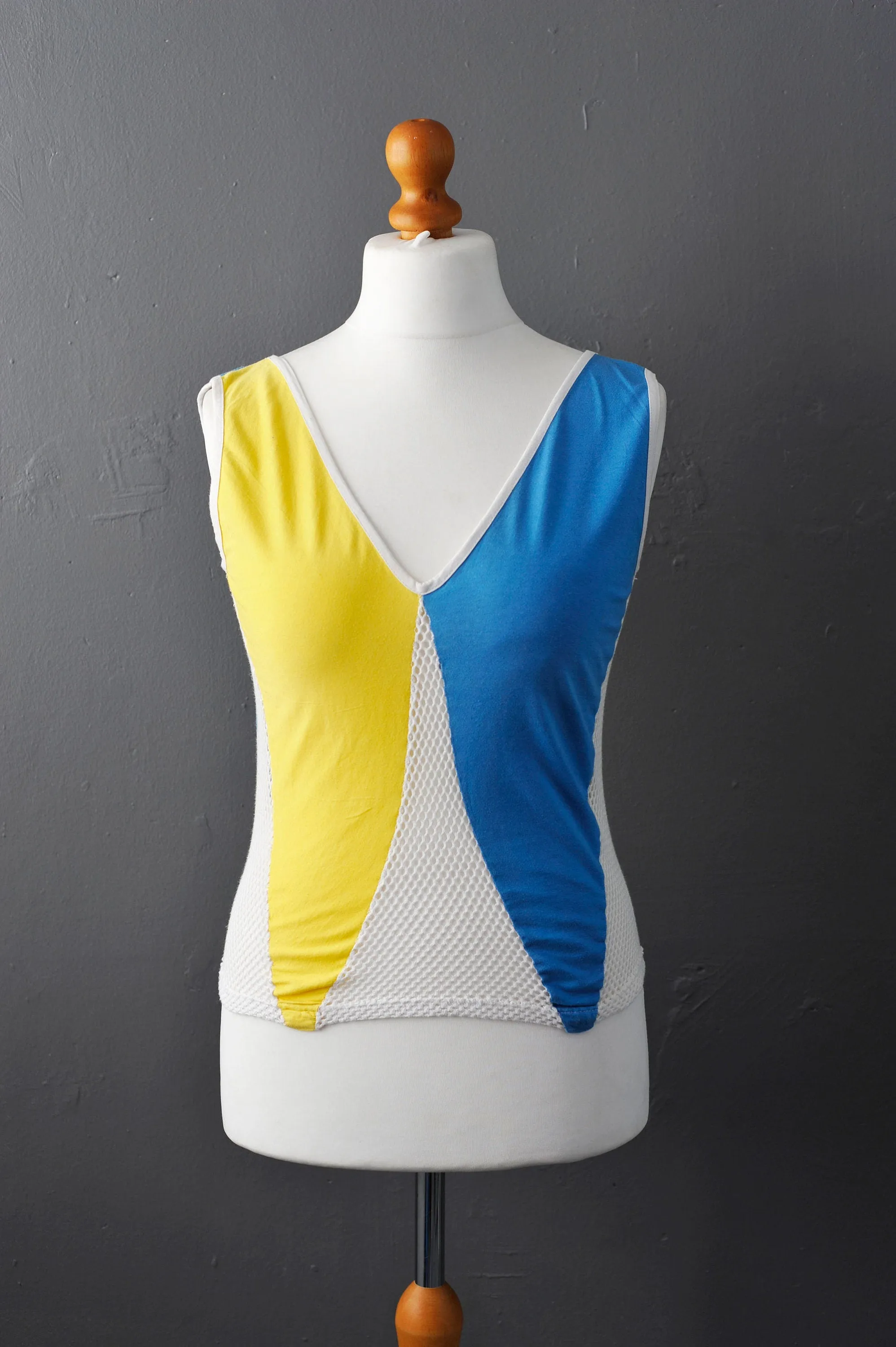 80s Fishnet Top, Summer Sleeveless Tank Vest, Size Medium