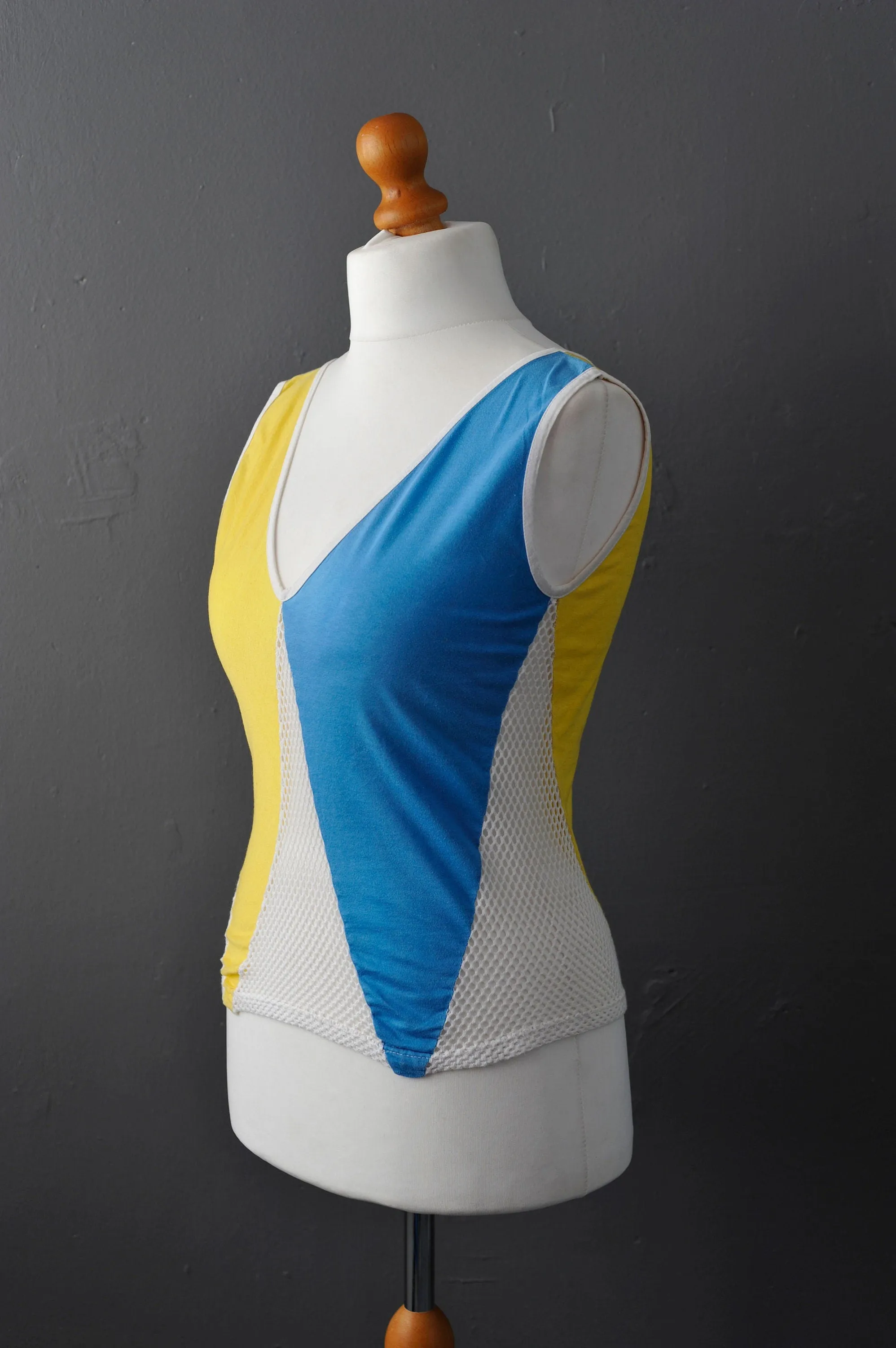 80s Fishnet Top, Summer Sleeveless Tank Vest, Size Medium