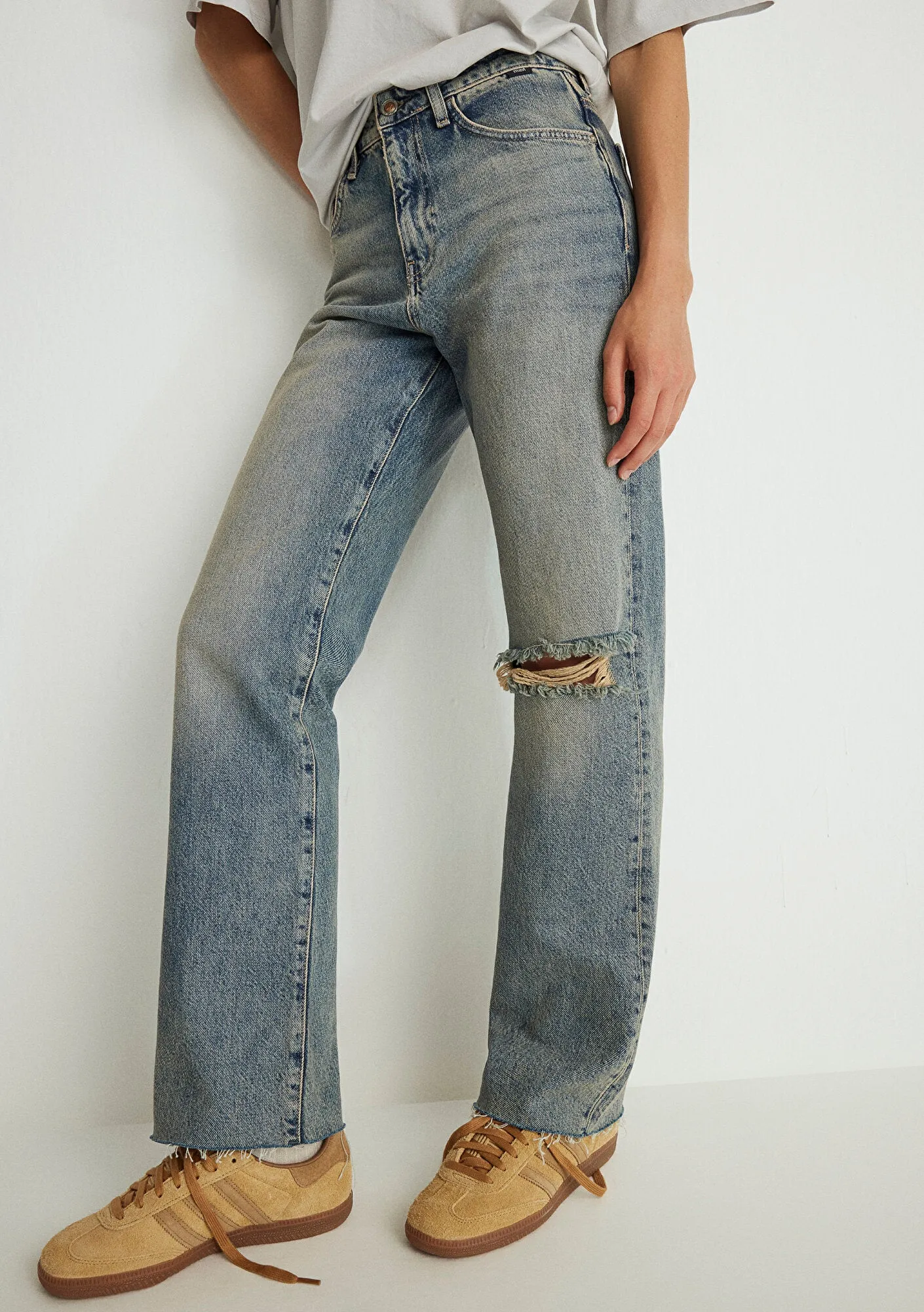 Barcelona Light Ripped College Jean Pants