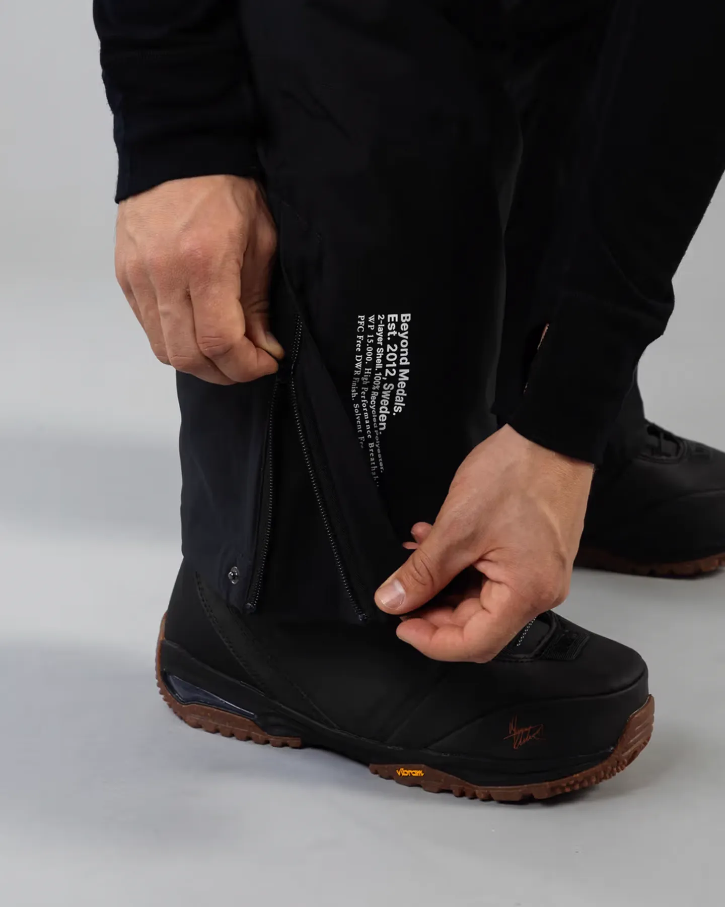 Beyond Medals Zip 2L Snow Pants