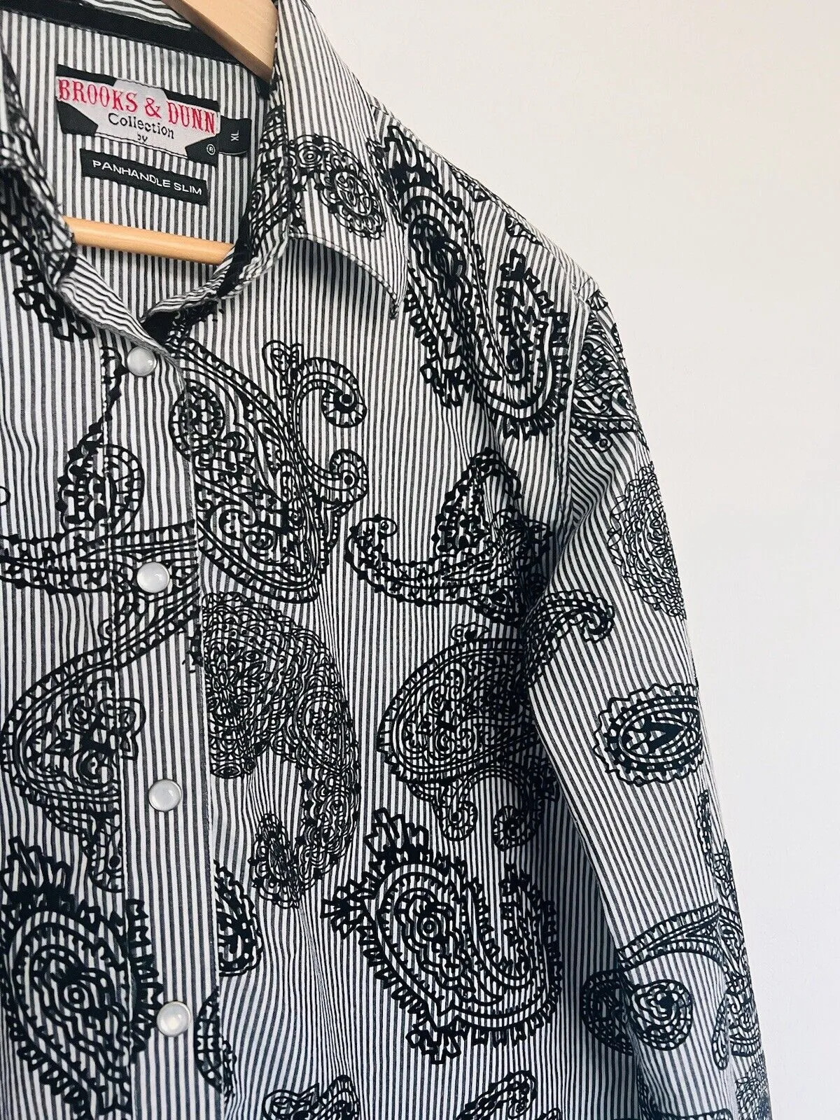 Brooks & Dunn Panhandle Western Shirt Sz XL Pearl Snaps Paisley Velvet Details