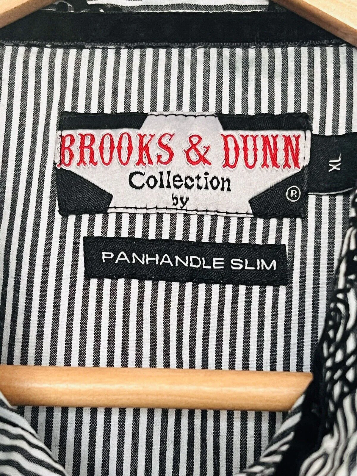 Brooks & Dunn Panhandle Western Shirt Sz XL Pearl Snaps Paisley Velvet Details