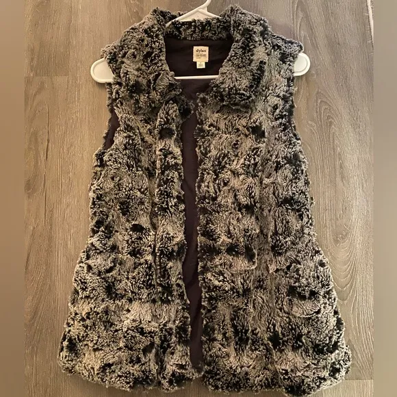 Dylan furry vest