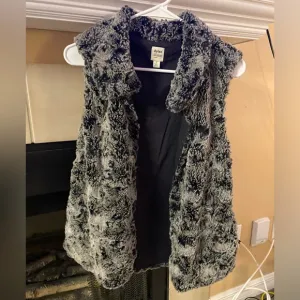 Dylan furry vest