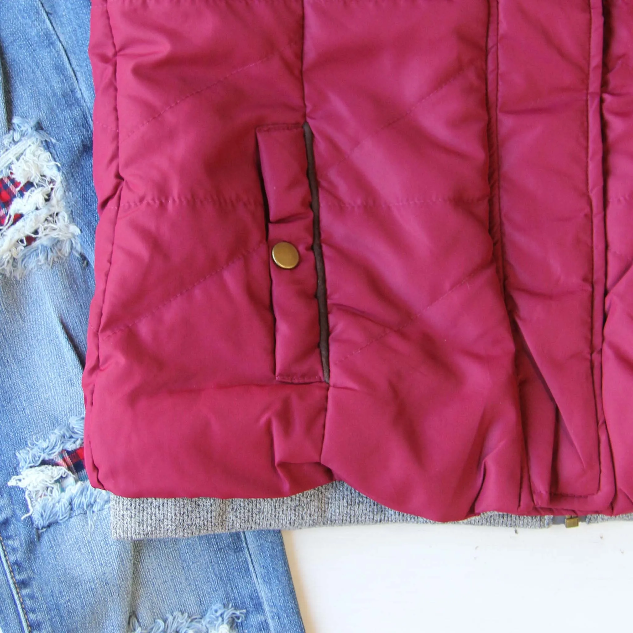 Forest Smoke Hooded Vest in Burgundy