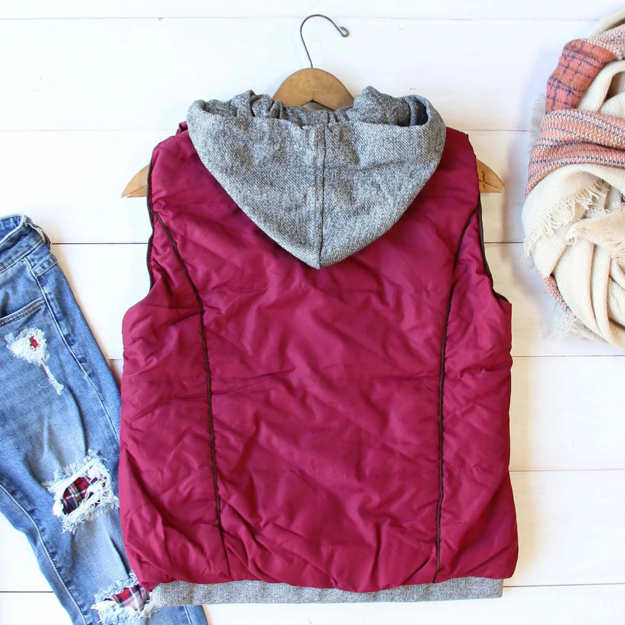 Forest Smoke Hooded Vest in Burgundy