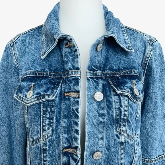 Free People We the Free &quot;Rumors&quot; Cropped Denim Jacket Light Indigo Blue XS EUC