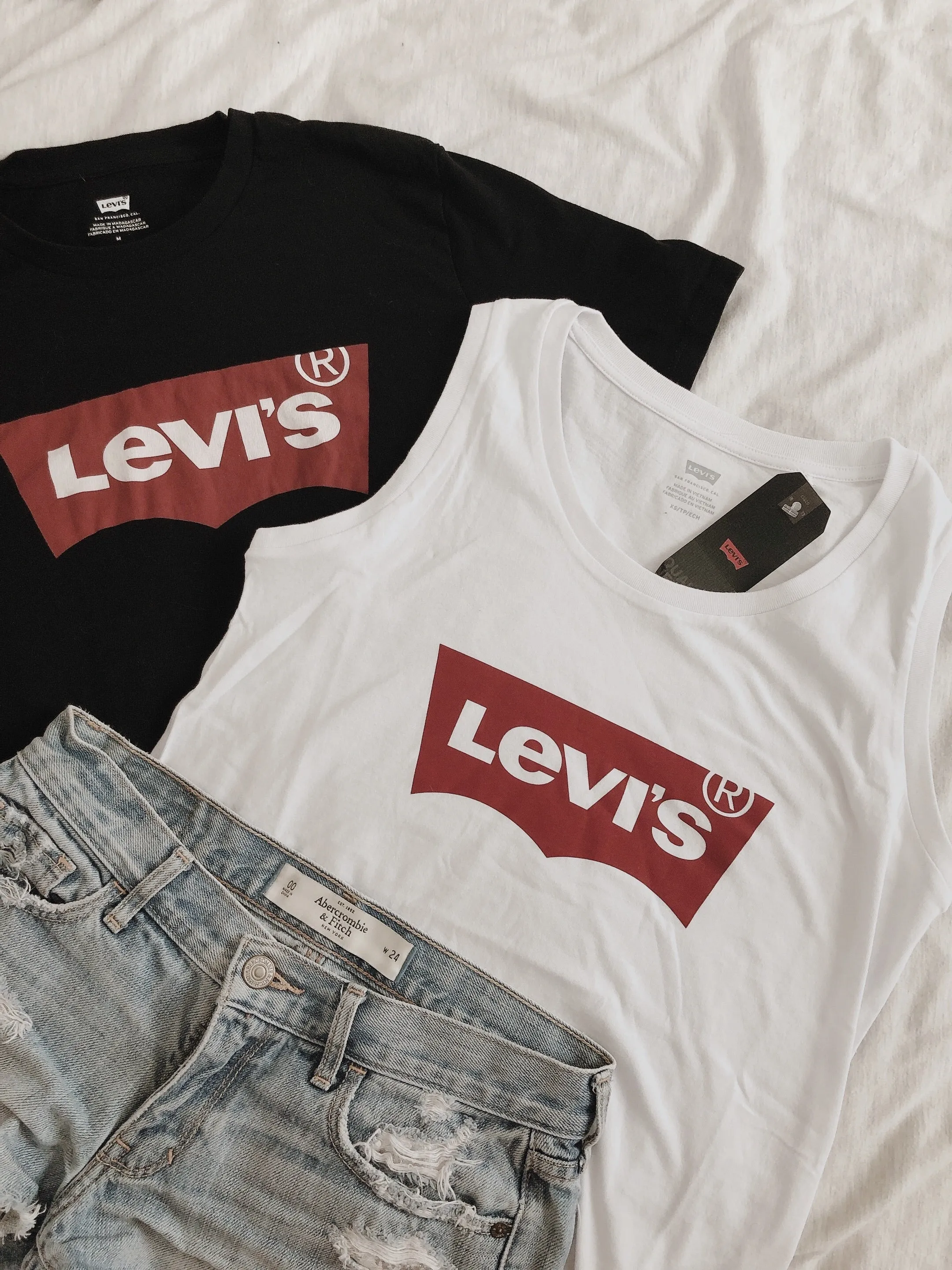 Logo Tee