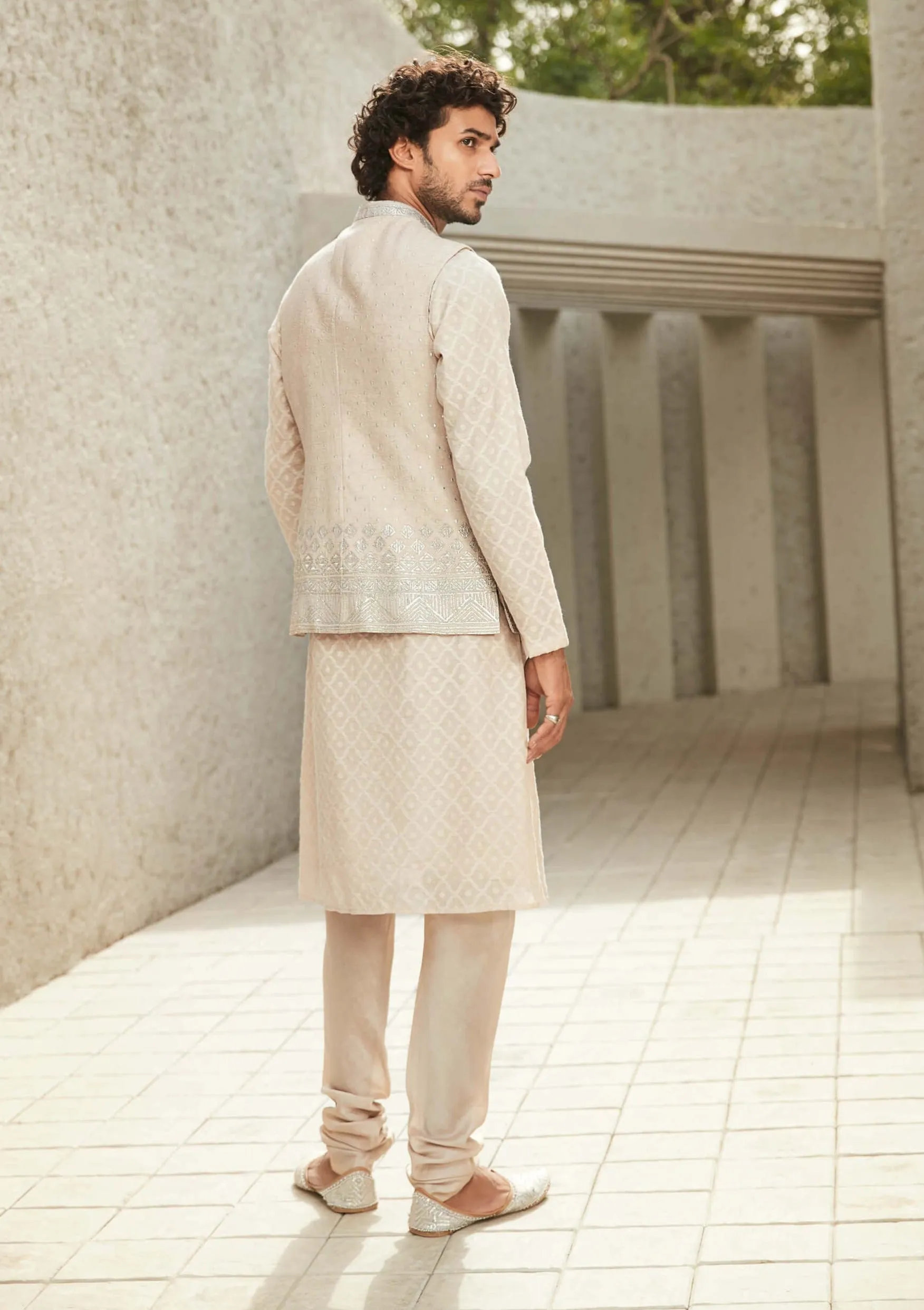 Off-white minimal jodhpuri jacket