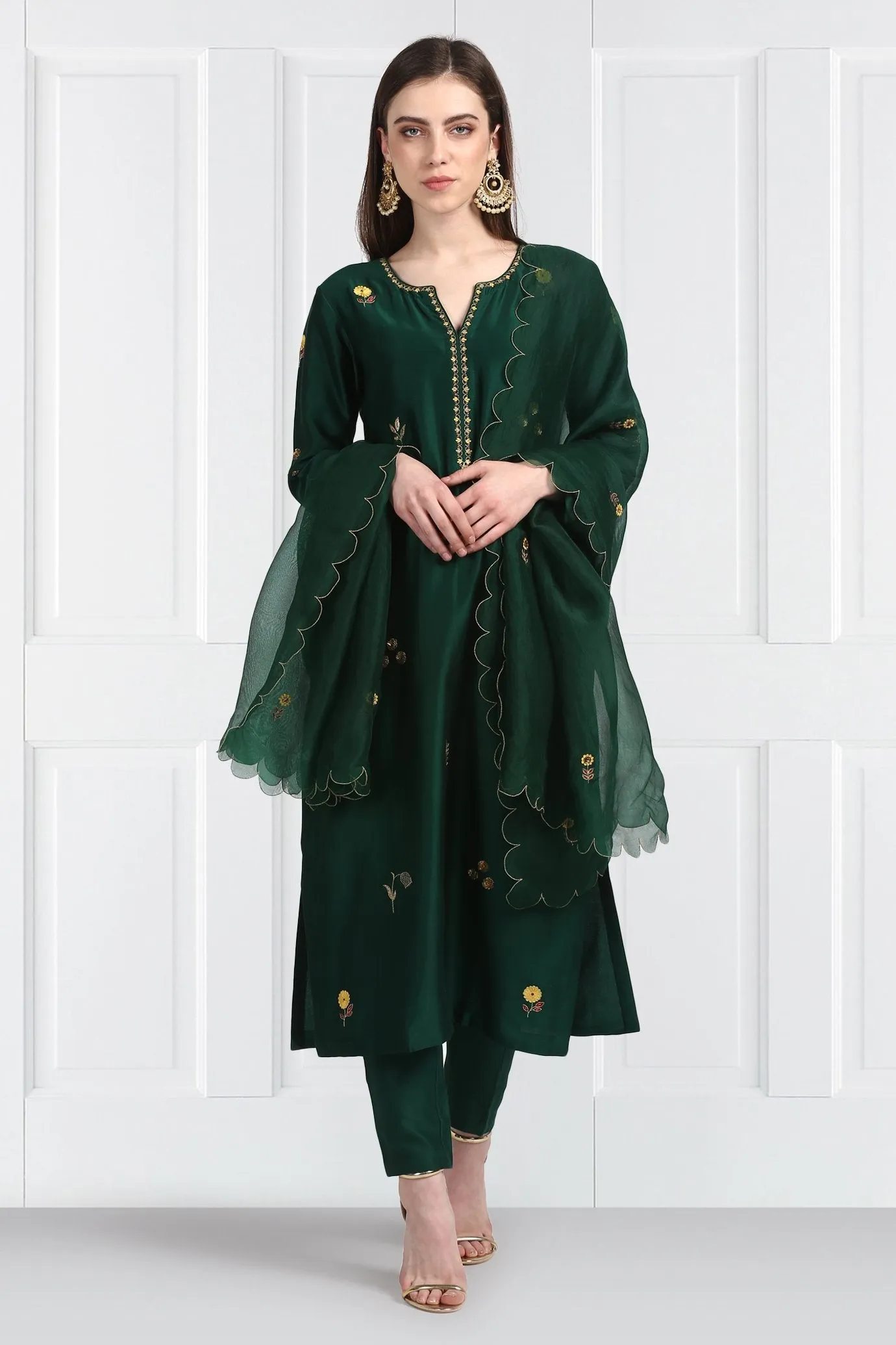 Panna Kaner Floral Resham Buti Kurta With Silk Pants and Organza Silk Scalloped Dupatta
