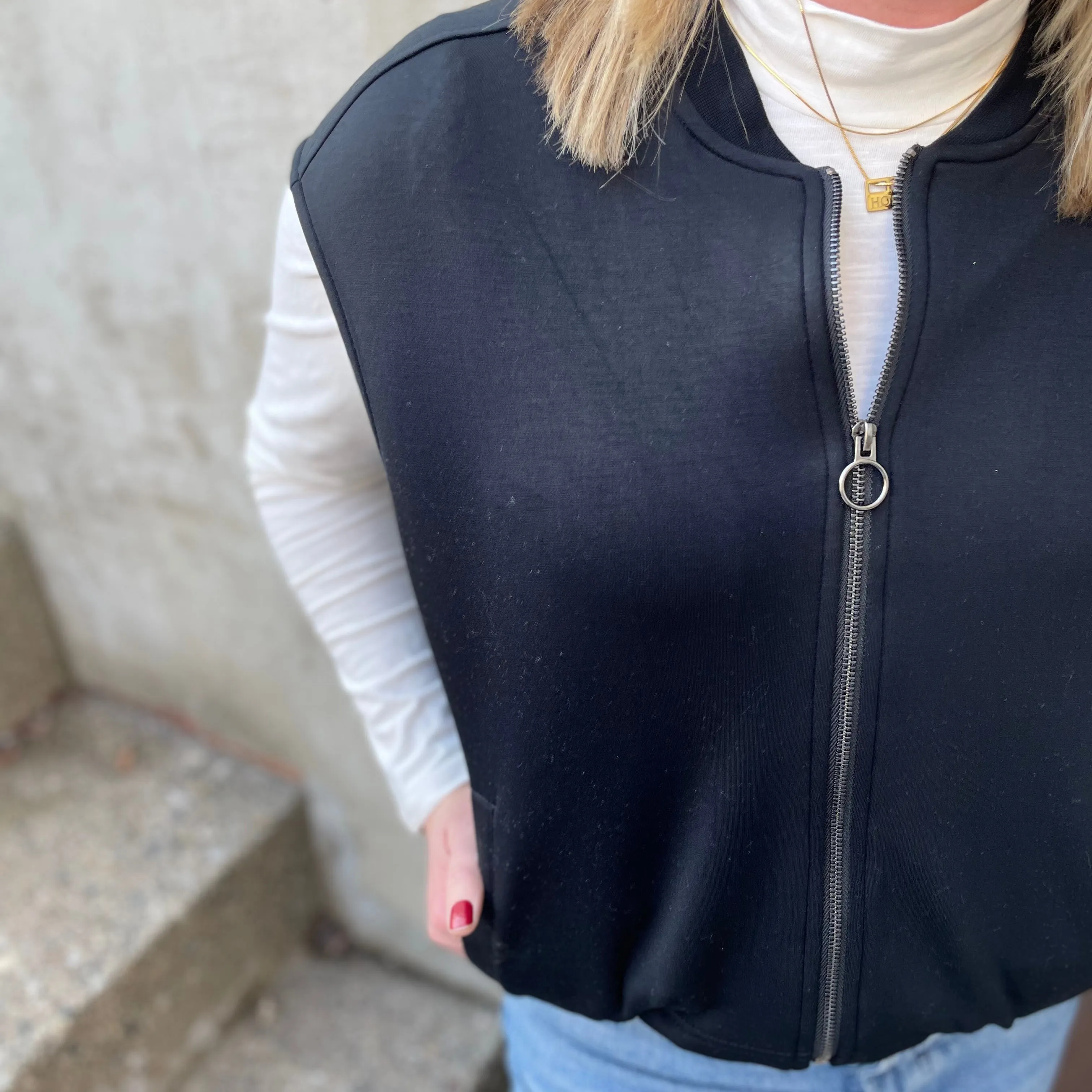 Pierre Black Vest