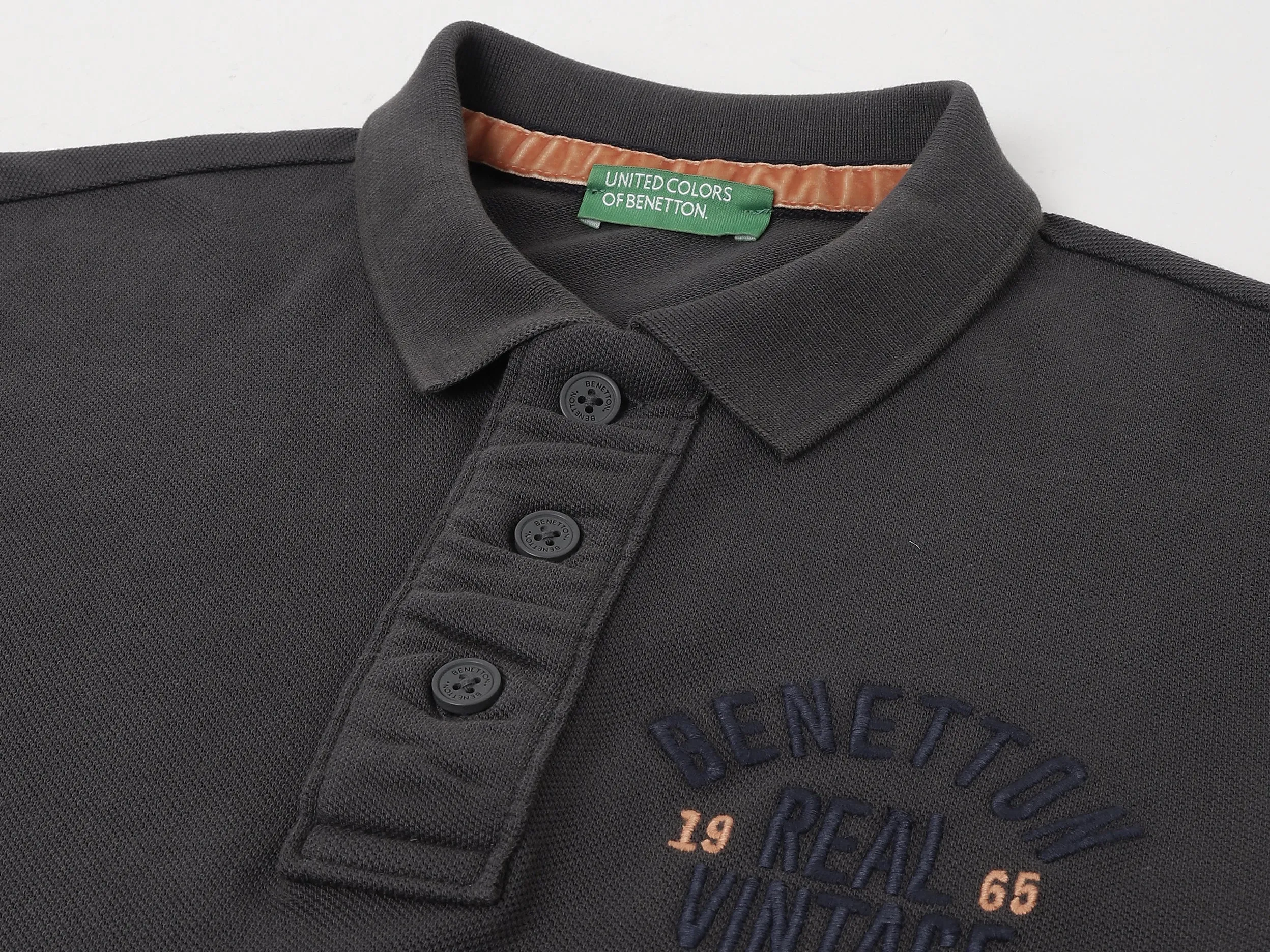 Polo Neck Solid Pattern T-Shirt