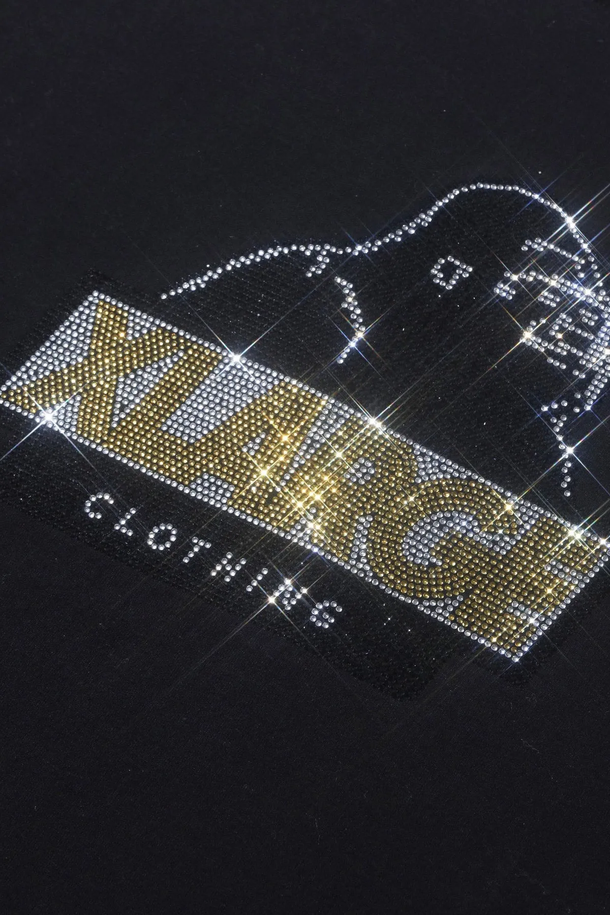 RHINESTONE SLANTED OG TEE - BLACK