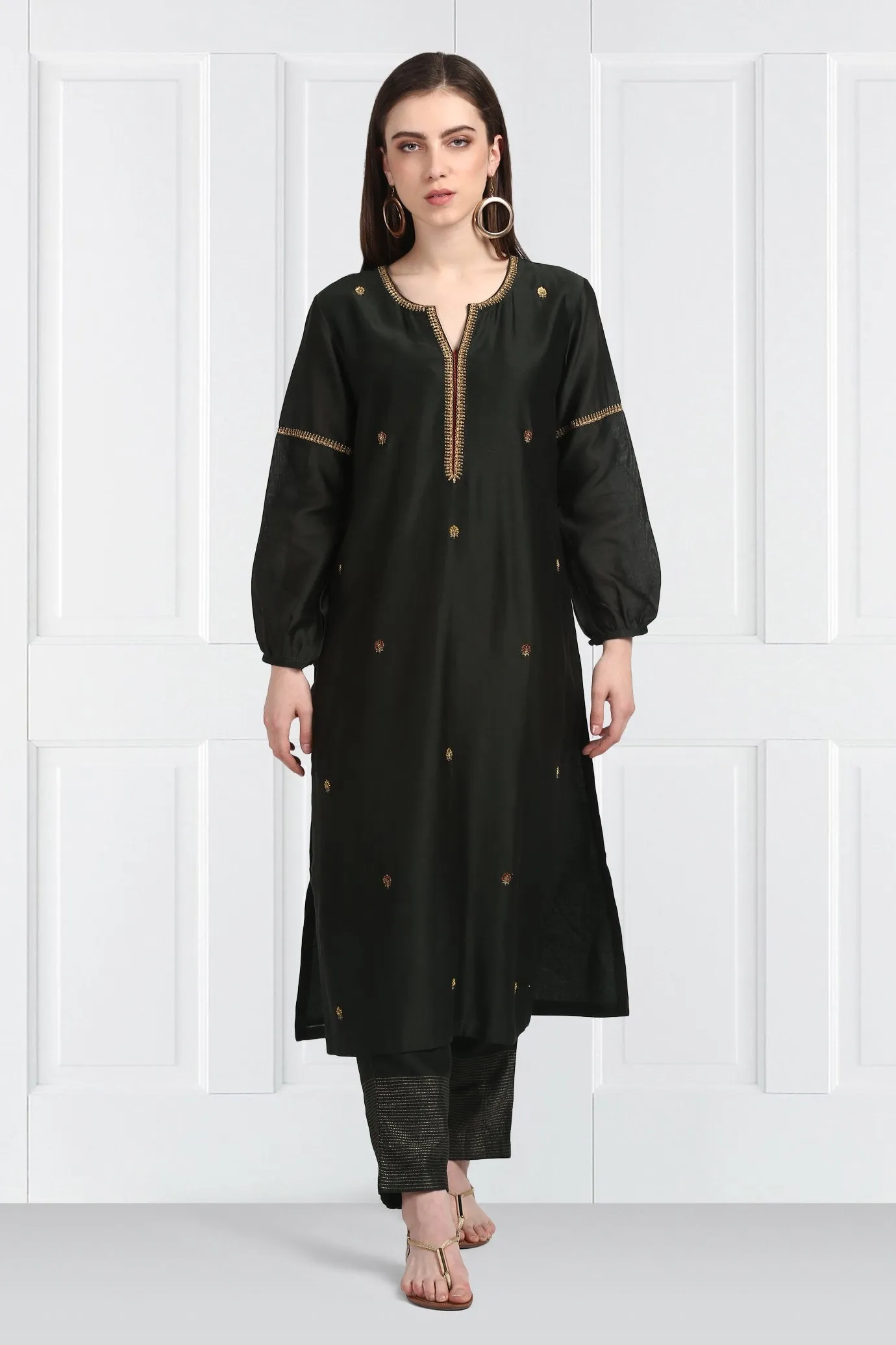 Shyama Butidar Reham Kurta With Pants and Organza Silk Zardozi Dupatta