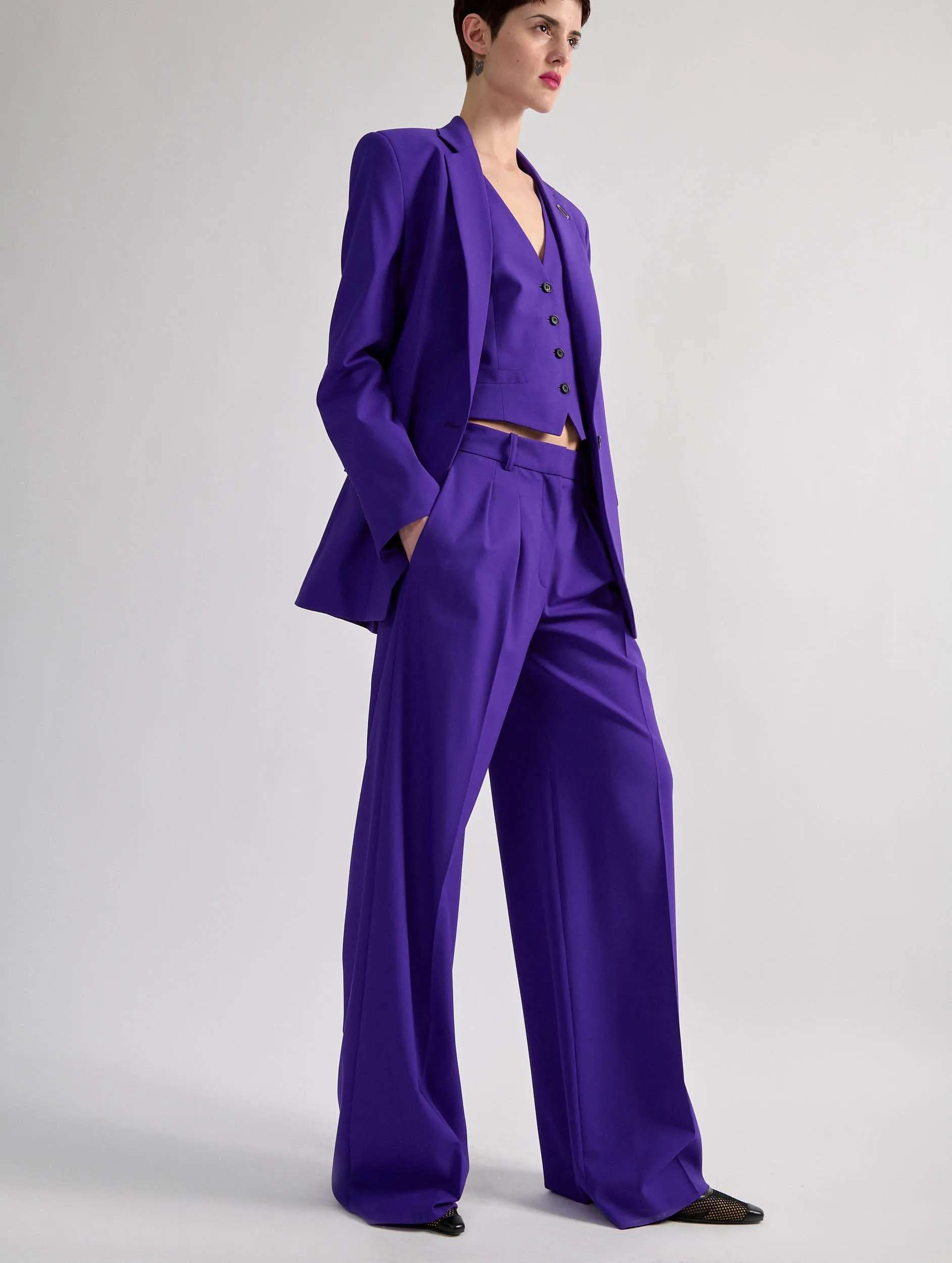 Straight jacket in purple woollen canvas