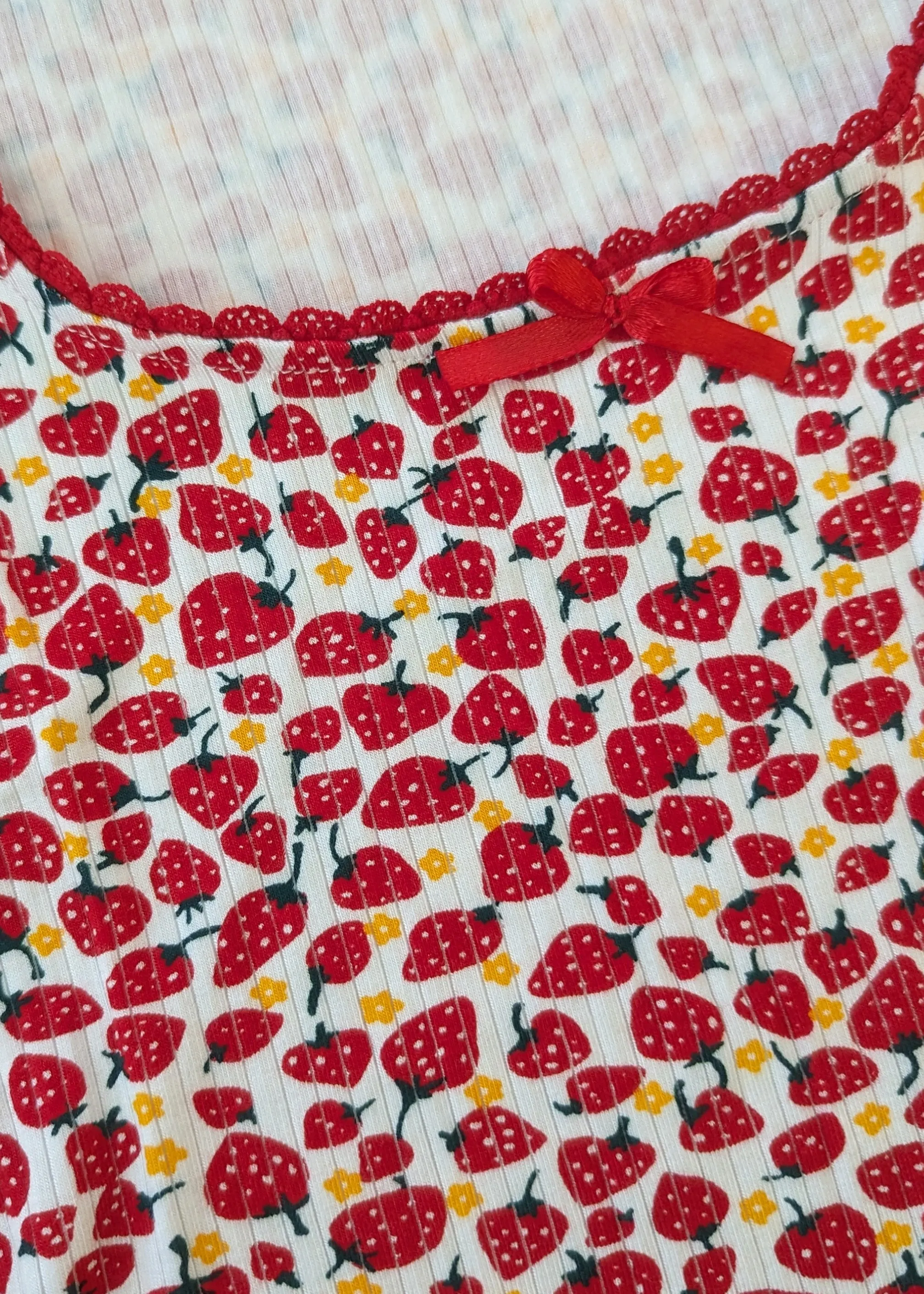 Strawberry Daisy Rib Tee