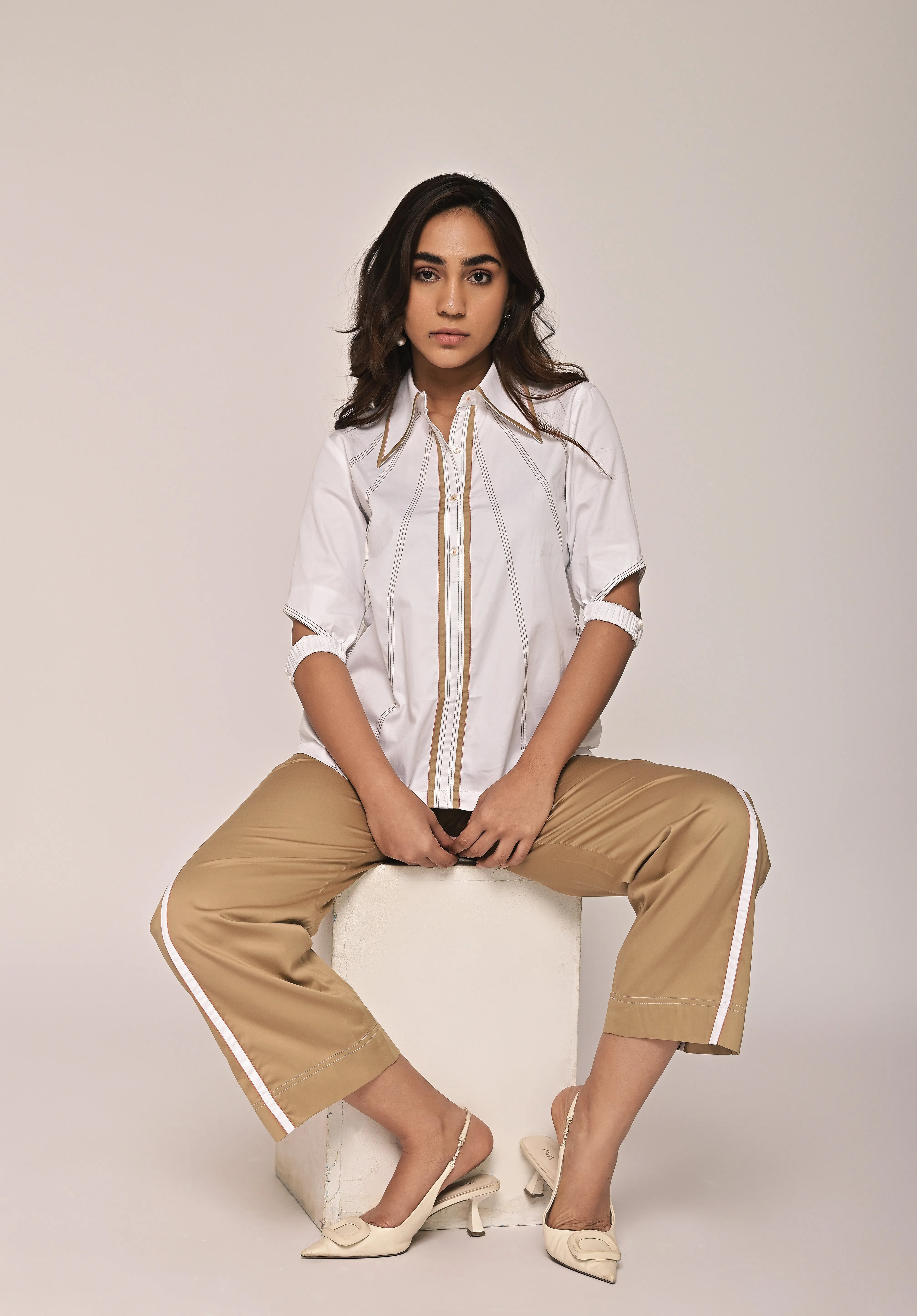 Sunshine Coord (White and Beige)