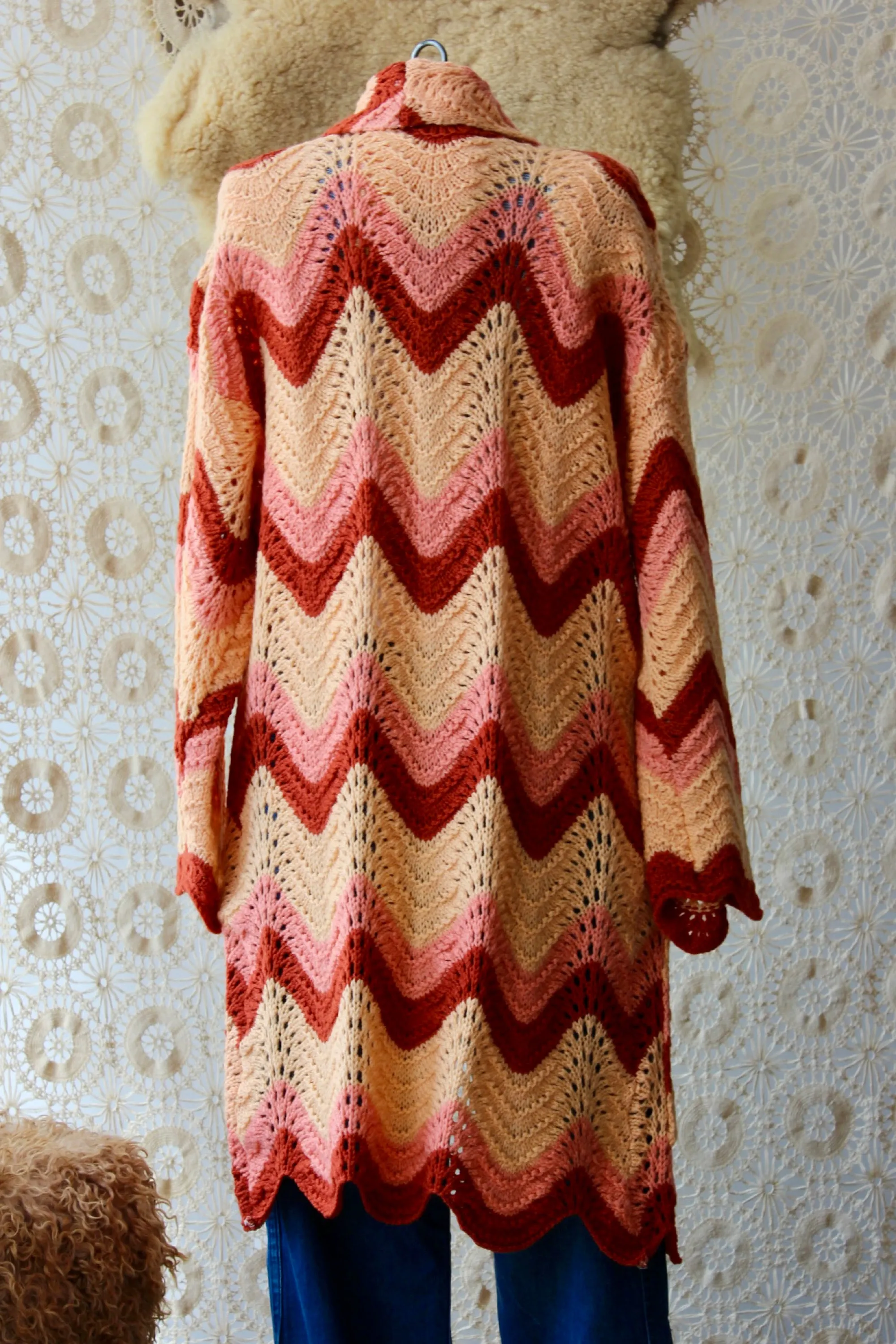 The Highlands Foundry Peach Zig Zag Crochet Duster THF145