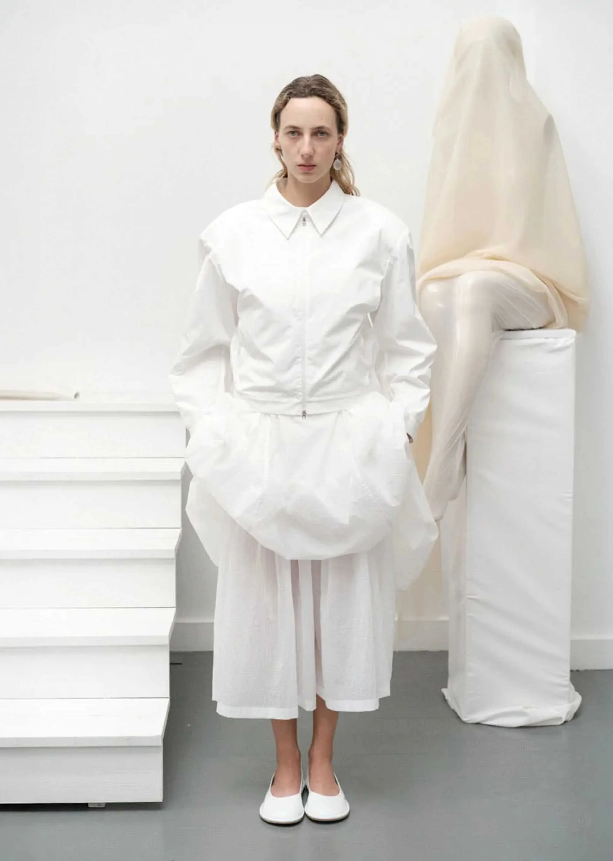 White Cropped Zip-Up Jumper