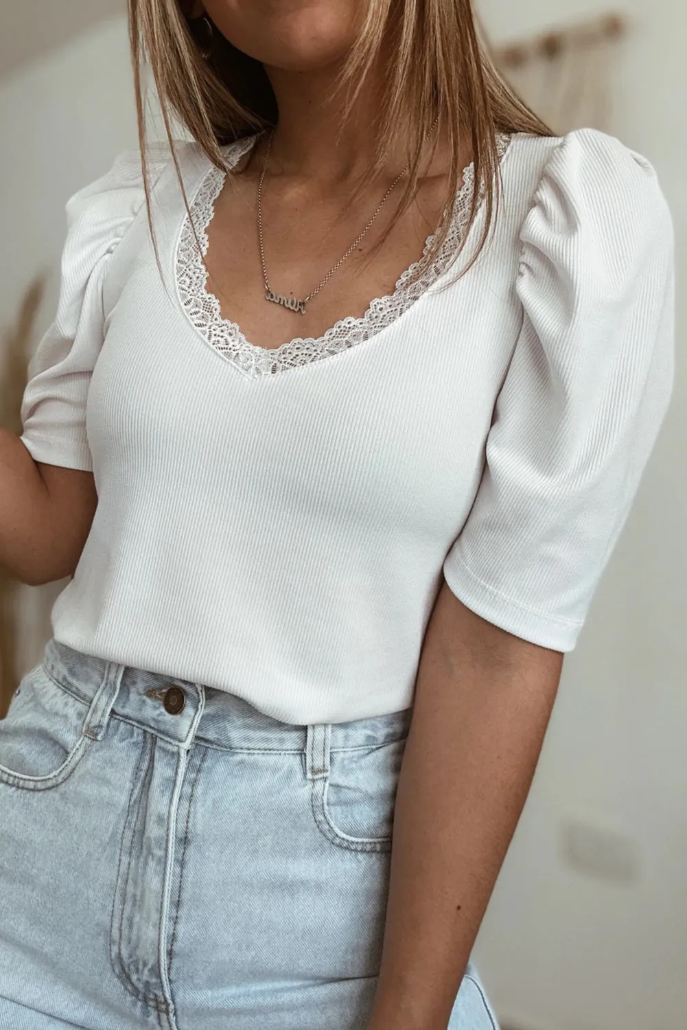 White Ribbed Knit Lace Splicing V Neck Puff Half Sleeve Slim T Shirt