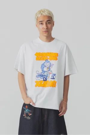 XLARGE x CSC VANDALISED POLICE CAR TEE - WHITE
