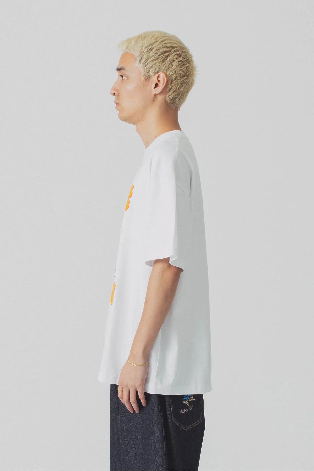 XLARGE x CSC VANDALISED POLICE CAR TEE - WHITE